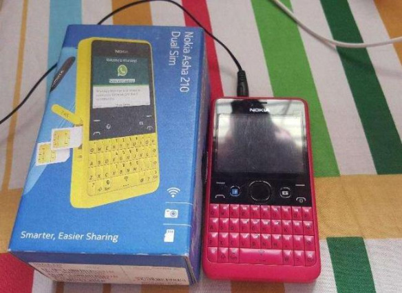 Nokia Asha 210 Dual Sim (Pink) photo
